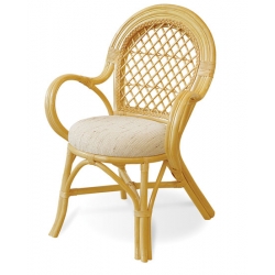 Кресло из плетеного ротанга